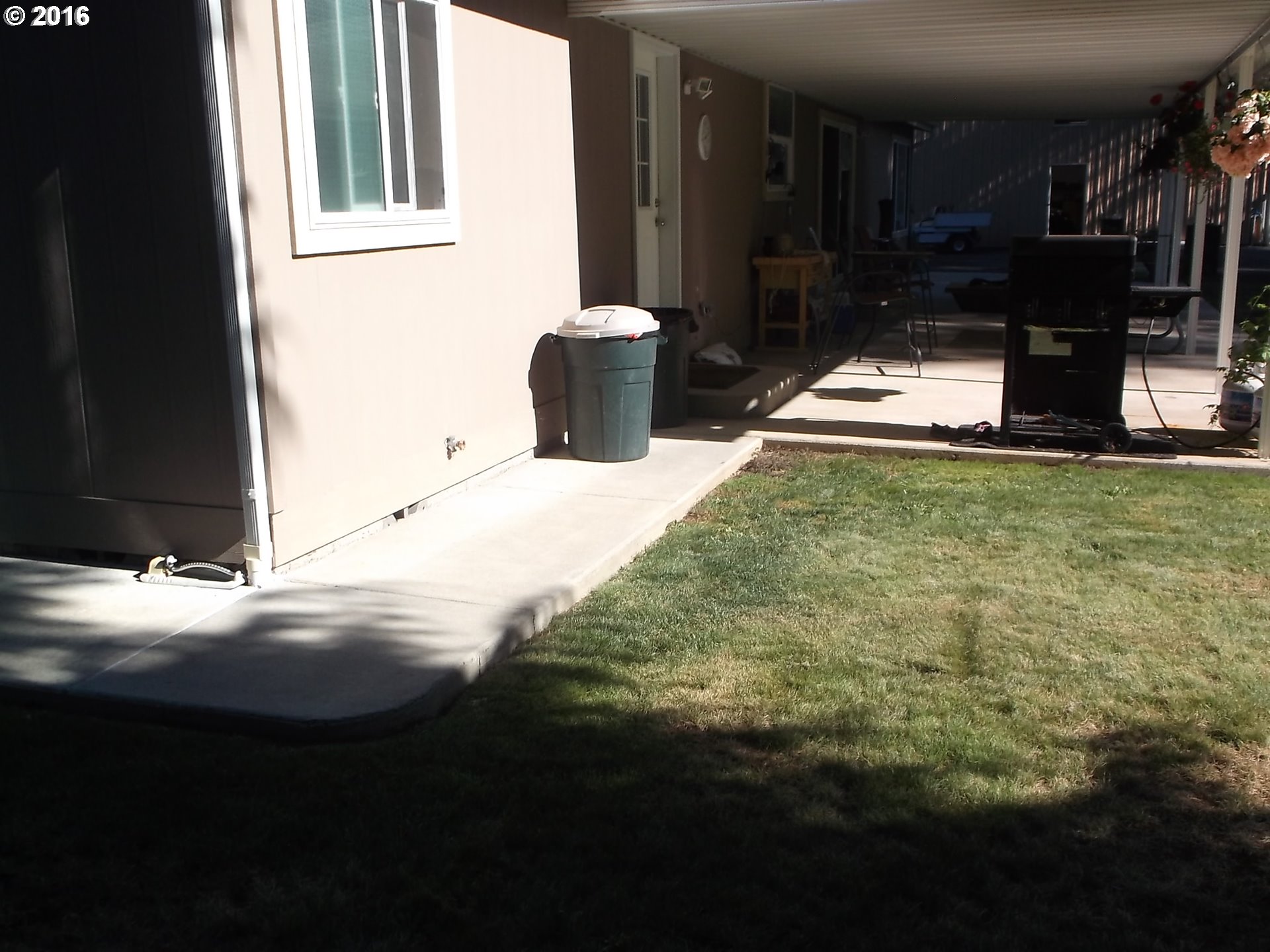 98220 Bridge Lane Myrtle Point, OR 97458 - Photo 11 of 32
