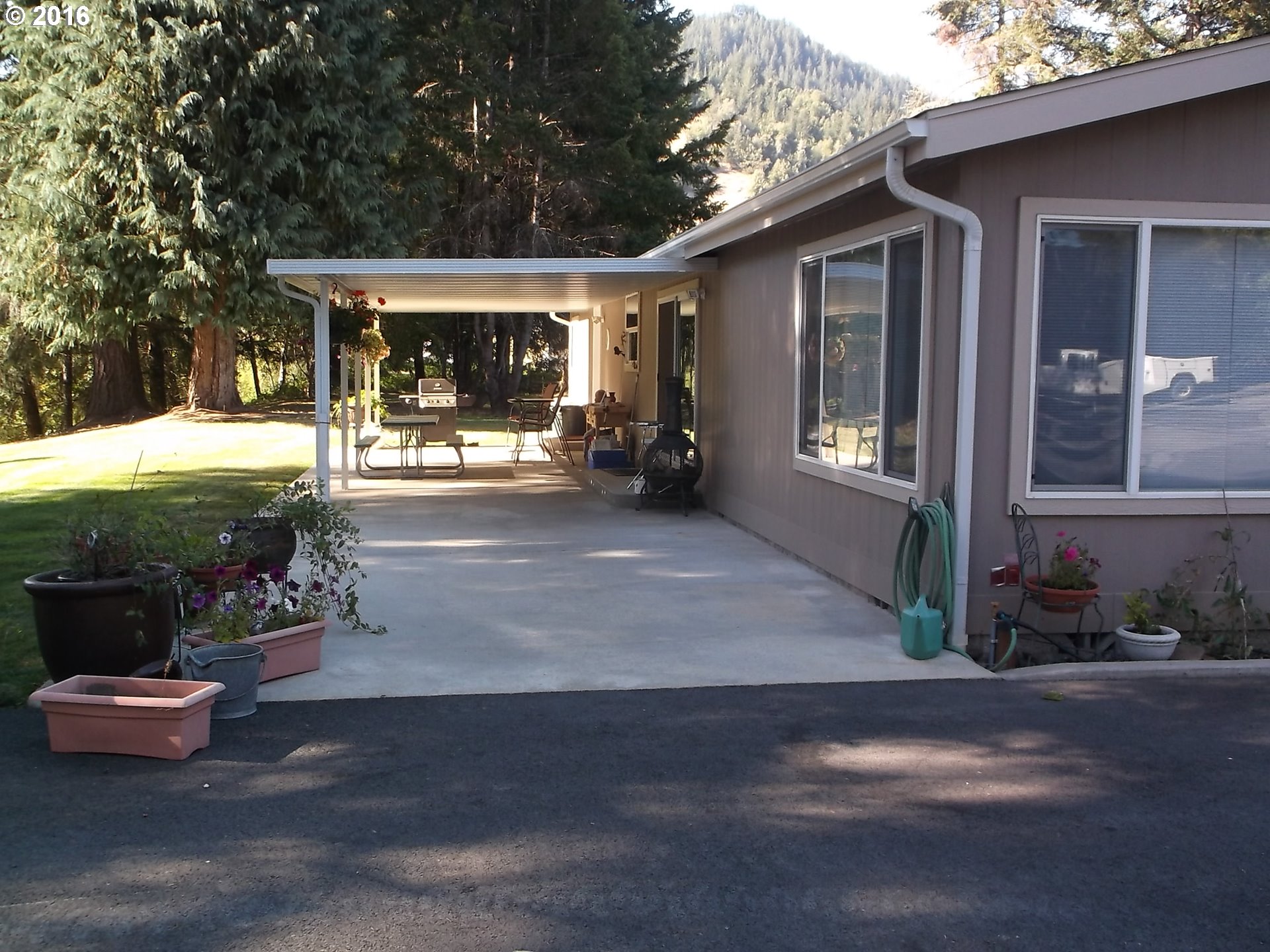 98220 Bridge Lane Myrtle Point, OR 97458 - Photo 12 of 32