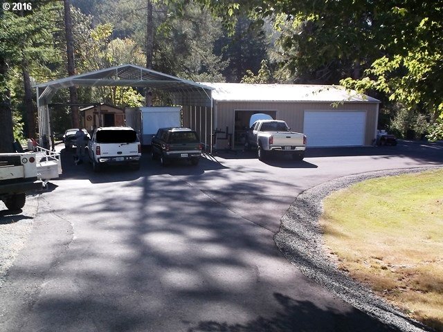 98220 Bridge Lane Myrtle Point, OR 97458 - Photo 15 of 32