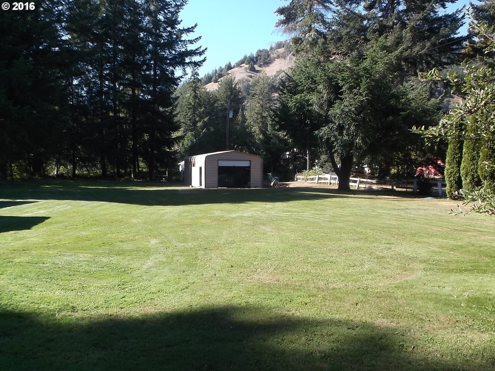 98220 Bridge Lane Myrtle Point, OR 97458 - Photo 21 of 32