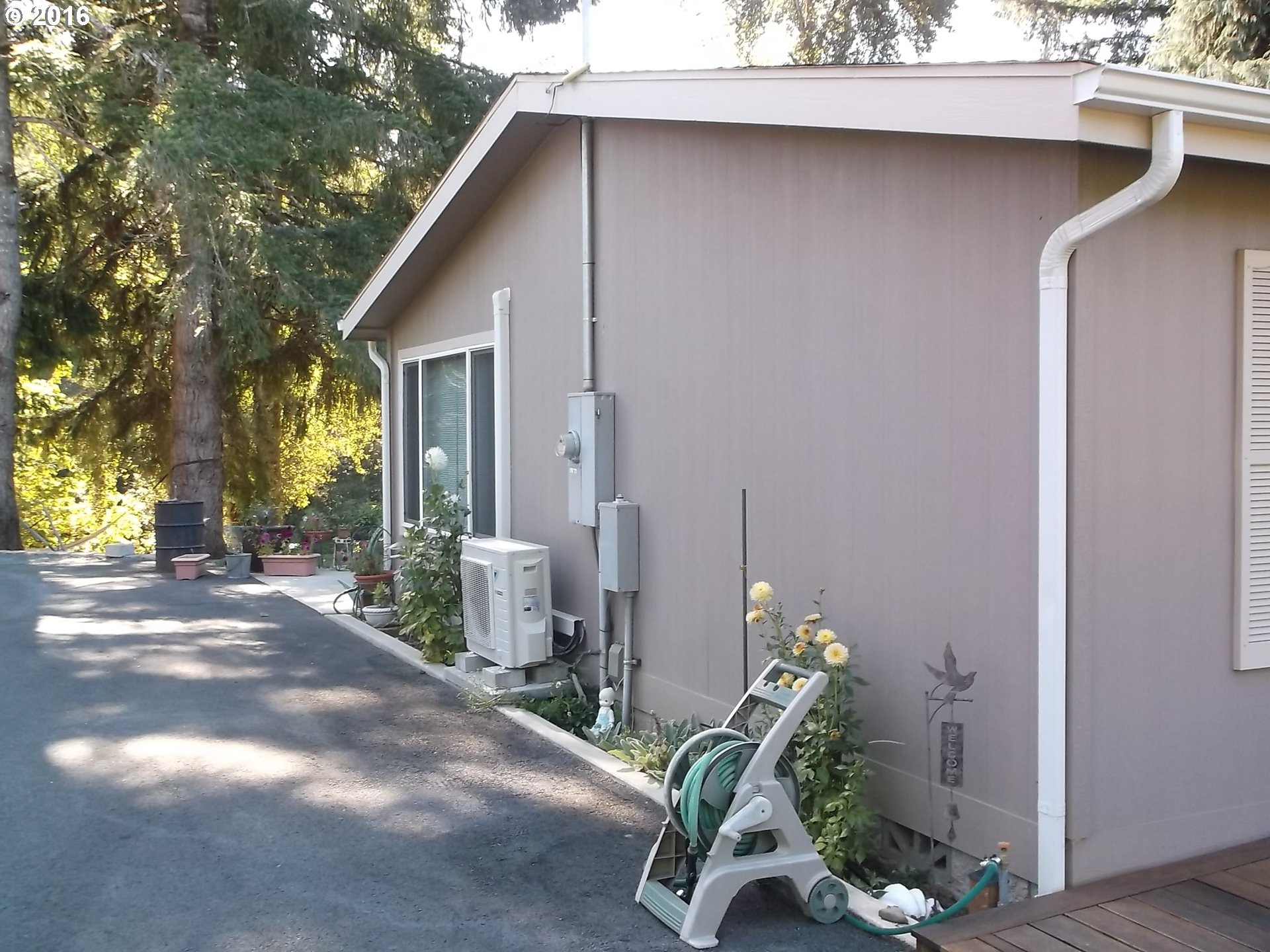 98220 Bridge Lane Myrtle Point, OR 97458 - Photo 7 of 32