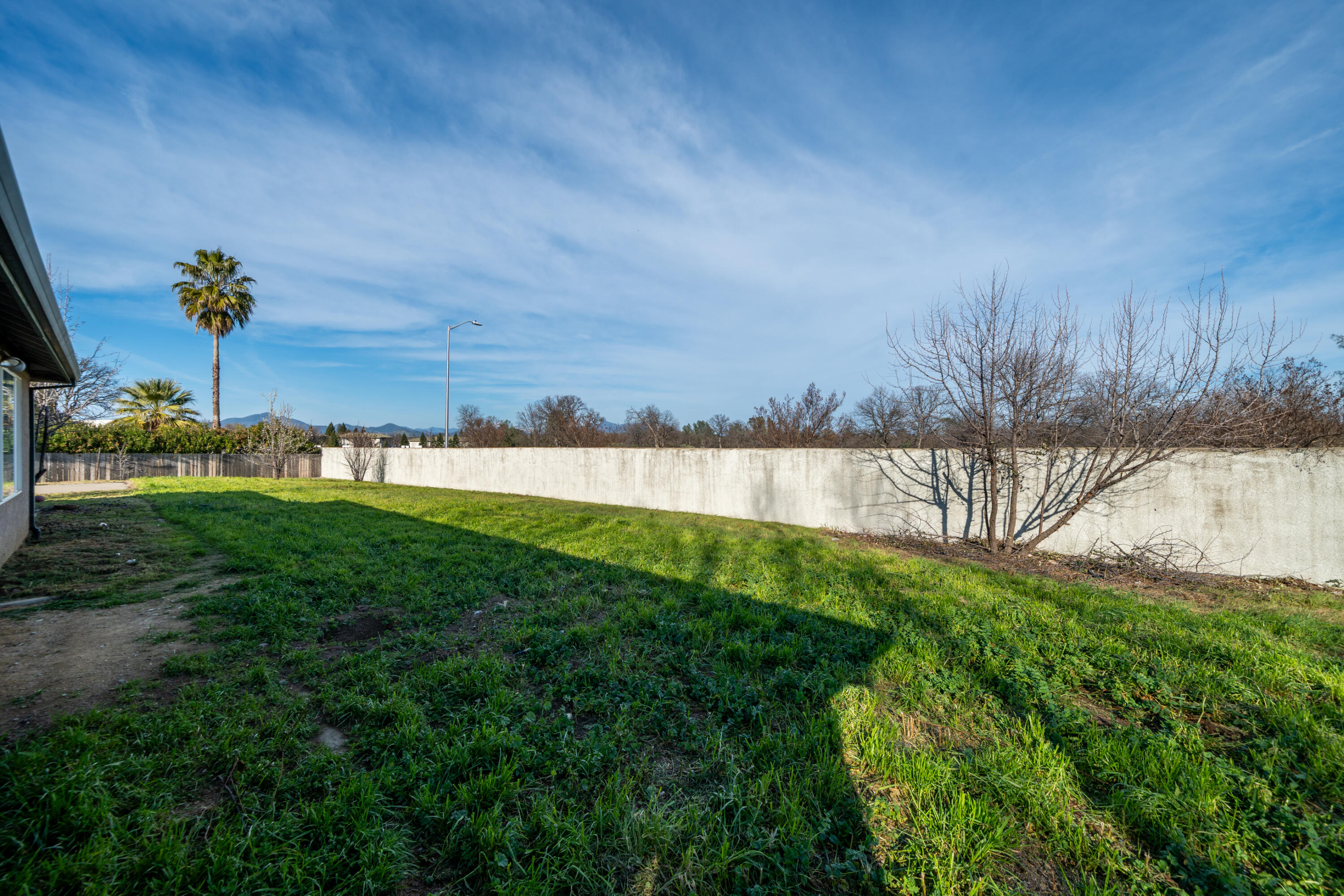 2199 Princeton Way Redding, CA 96003 - Photo 23 of 33 Yard