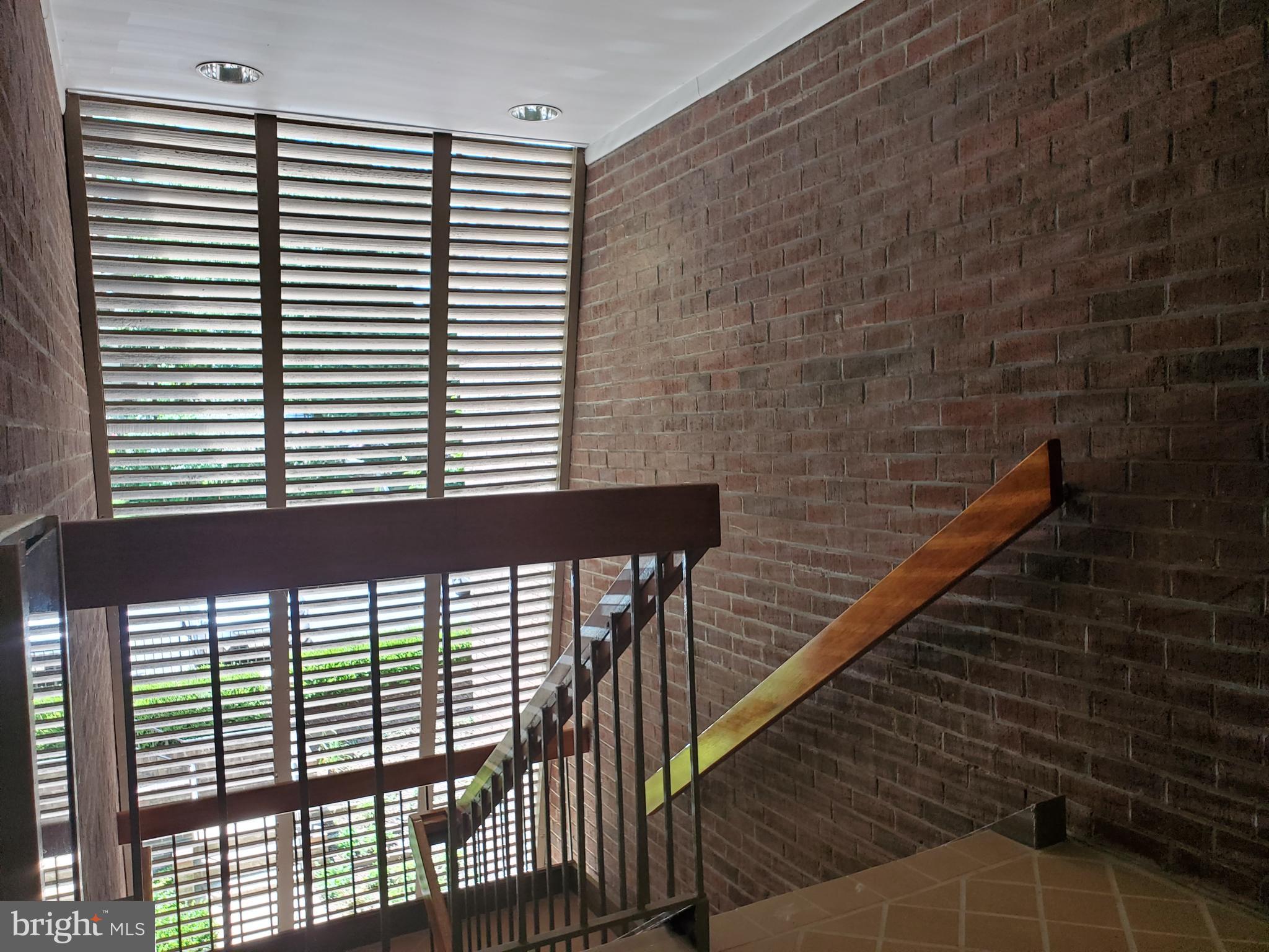 117 Cross Keys Road, Unit R117F Baltimore, MD 21210 - Photo 4 of 34 Top/Third Level