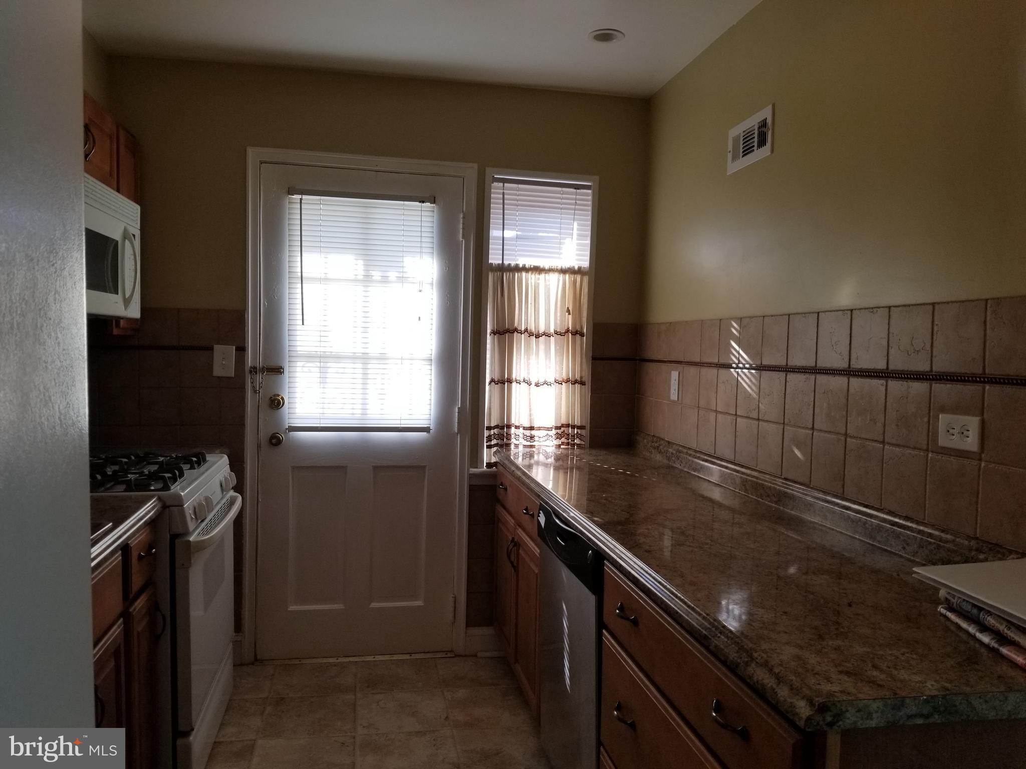 2007 Burnwood Road Baltimore, MD 21239 - Photo 15 of 62 Kitchen