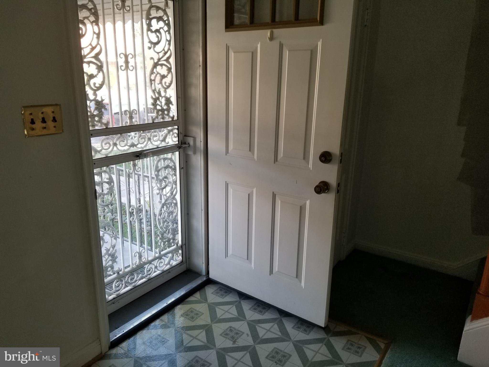2007 Burnwood Road Baltimore, MD 21239 - Photo 4 of 62 Foyer