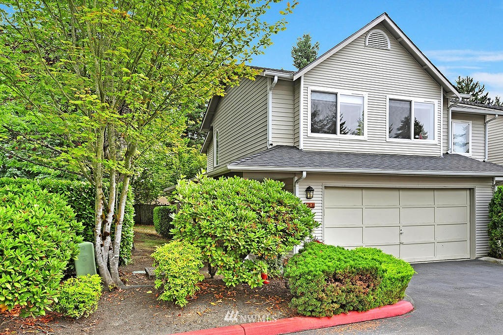 4808 Northeast Sunset Boulevard Renton, WA 98059 - Photo 1 of 18