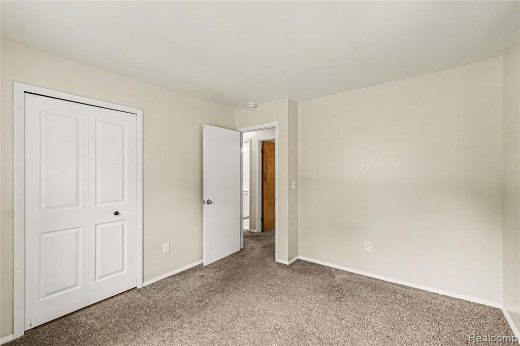 606 Hickory Street Fenton, MI 48430 - Photo 11 of 21
