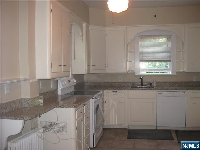 102 South Maple Avenue, Unit 3 Ridgewood, NJ 07450 - Photo 3 of 12