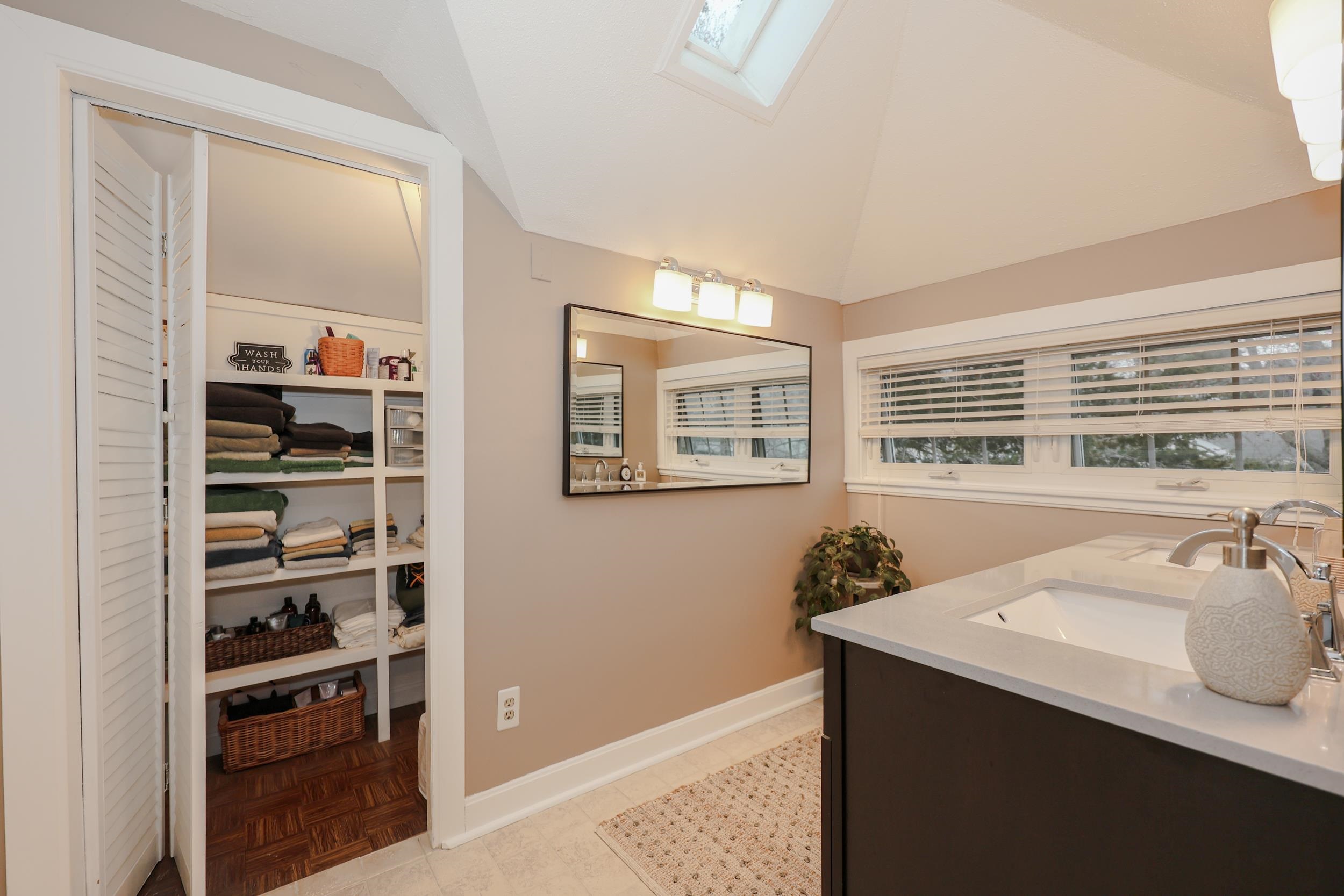 749 Maple Street Manchester, NH 03104 - Photo 24 of 46