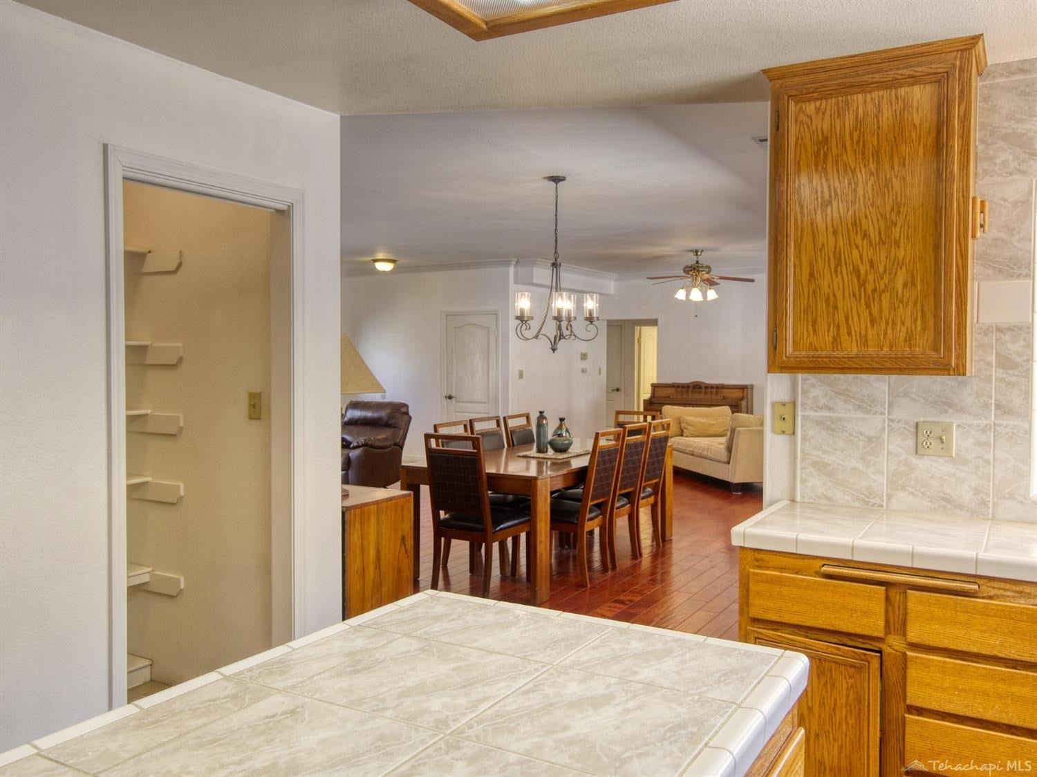 27960 Cumberland Road Tehachapi, CA 93561 - Photo 18 of 43 Gallery Image 18