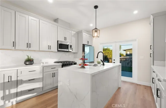 $1,199,999 | 5414 Hillcrest Drive, Los Angeles, CA 90043