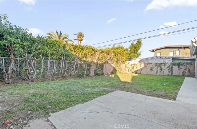 $1,199,999 | 5414 Hillcrest Drive, Los Angeles, CA 90043