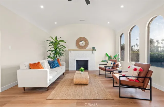 $1,199,999 | 5414 Hillcrest Drive, Los Angeles, CA 90043