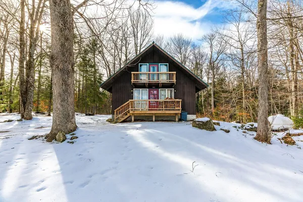 $340,000 | 8 Winhall Woods Road, Winhall, VT 05340