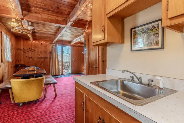 $359,000 | 8 Winhall Woods Road, Winhall, VT 05340