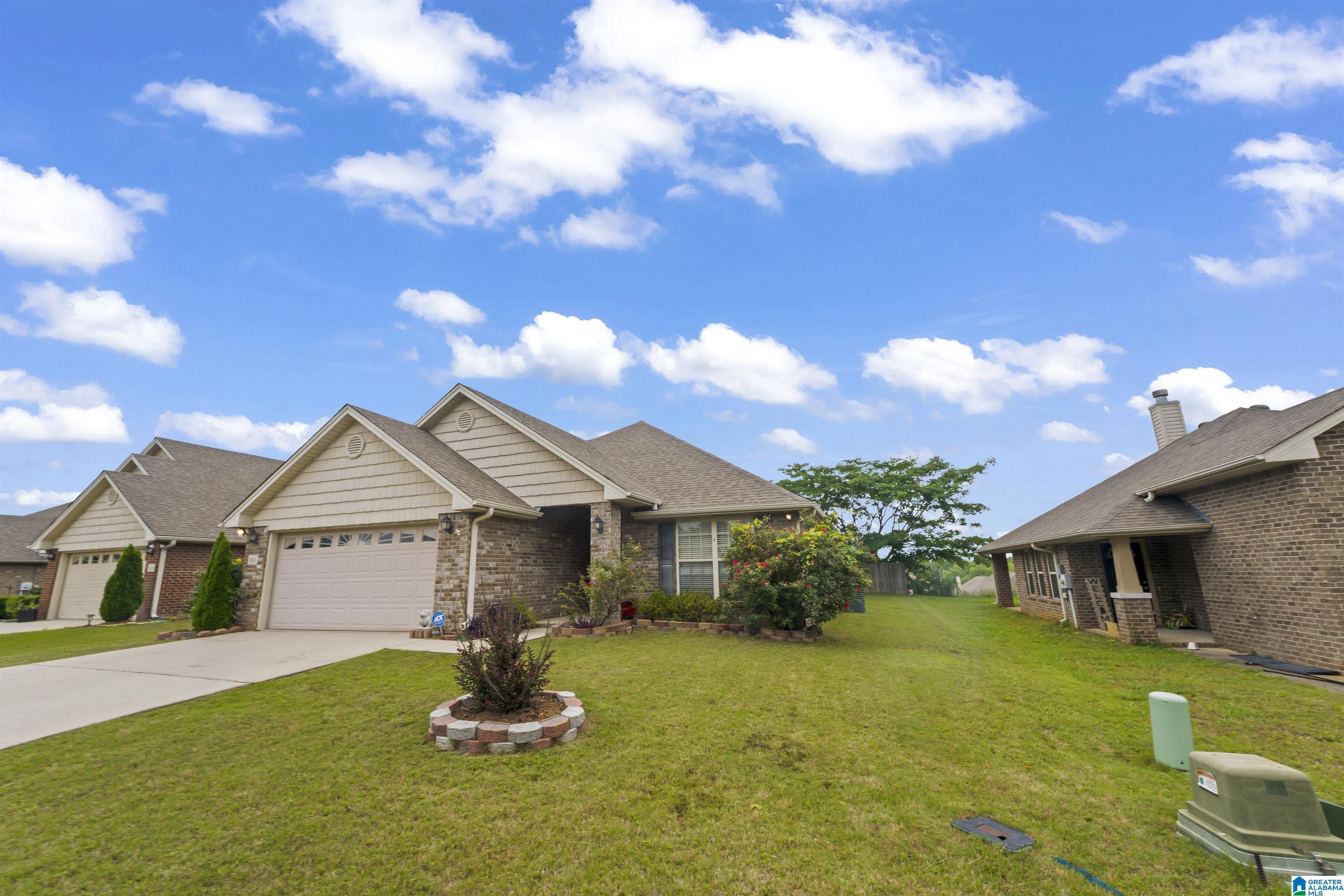 310 Crisfield Circle Alabaster, AL 35007 - Photo 3 of 37