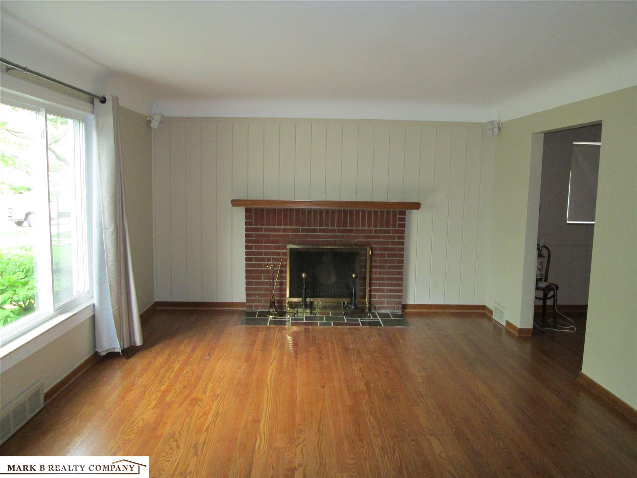 1912 Prestwick Road Grosse Pointe Woods, MI 48236 - Photo 7 of 24