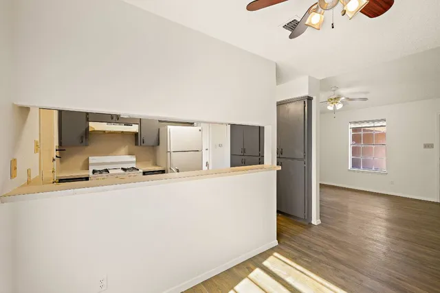 $1,200 | 2402 Cottonwood Drive, Unit B, Georgetown, TX 78628