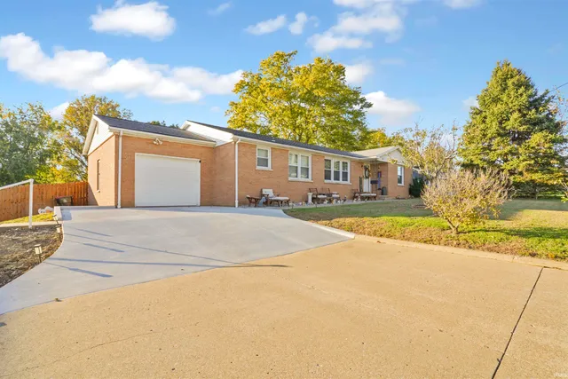 $210,000 | 1207 Main Street, Mount Vernon, IN 47620