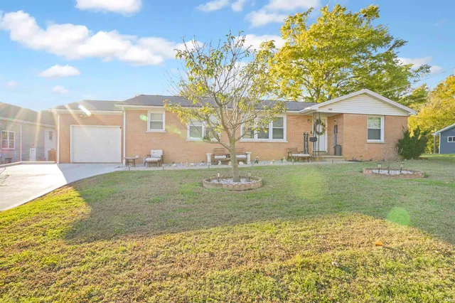 $210,000 | 1207 Main Street, Mount Vernon, IN 47620