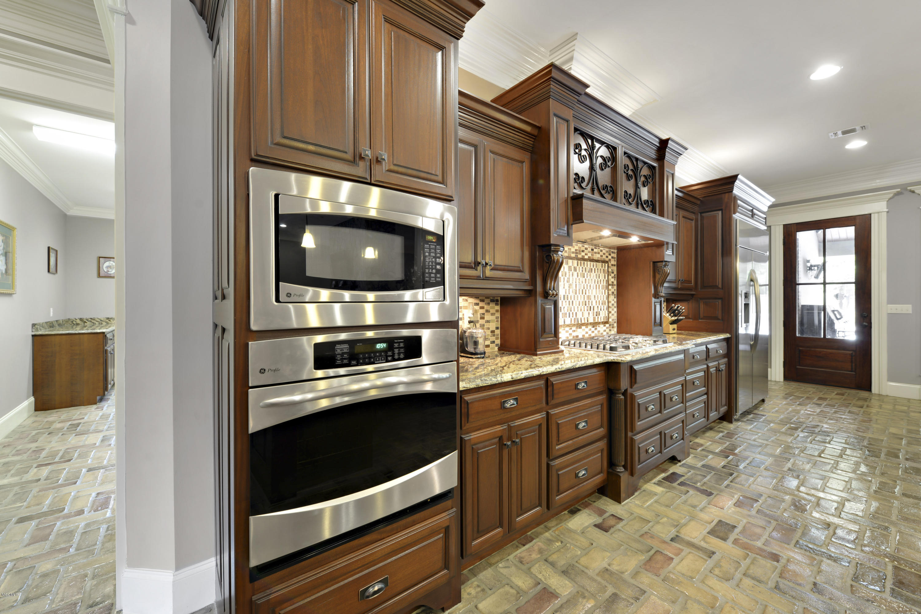 12465 Raintree Place Biloxi, MS 39532 - Photo 17 of 39 018