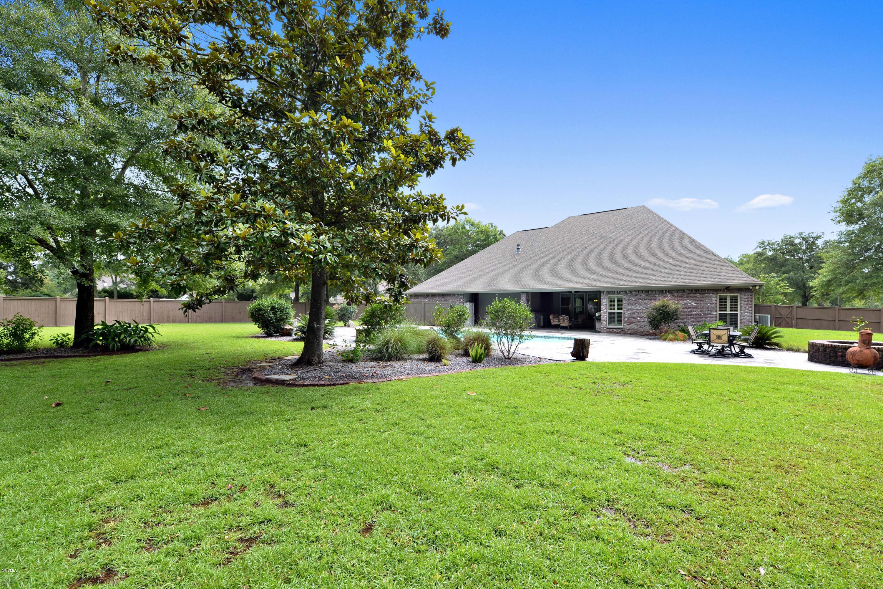 12465 Raintree Place Biloxi, MS 39532 - Photo 36 of 39 038