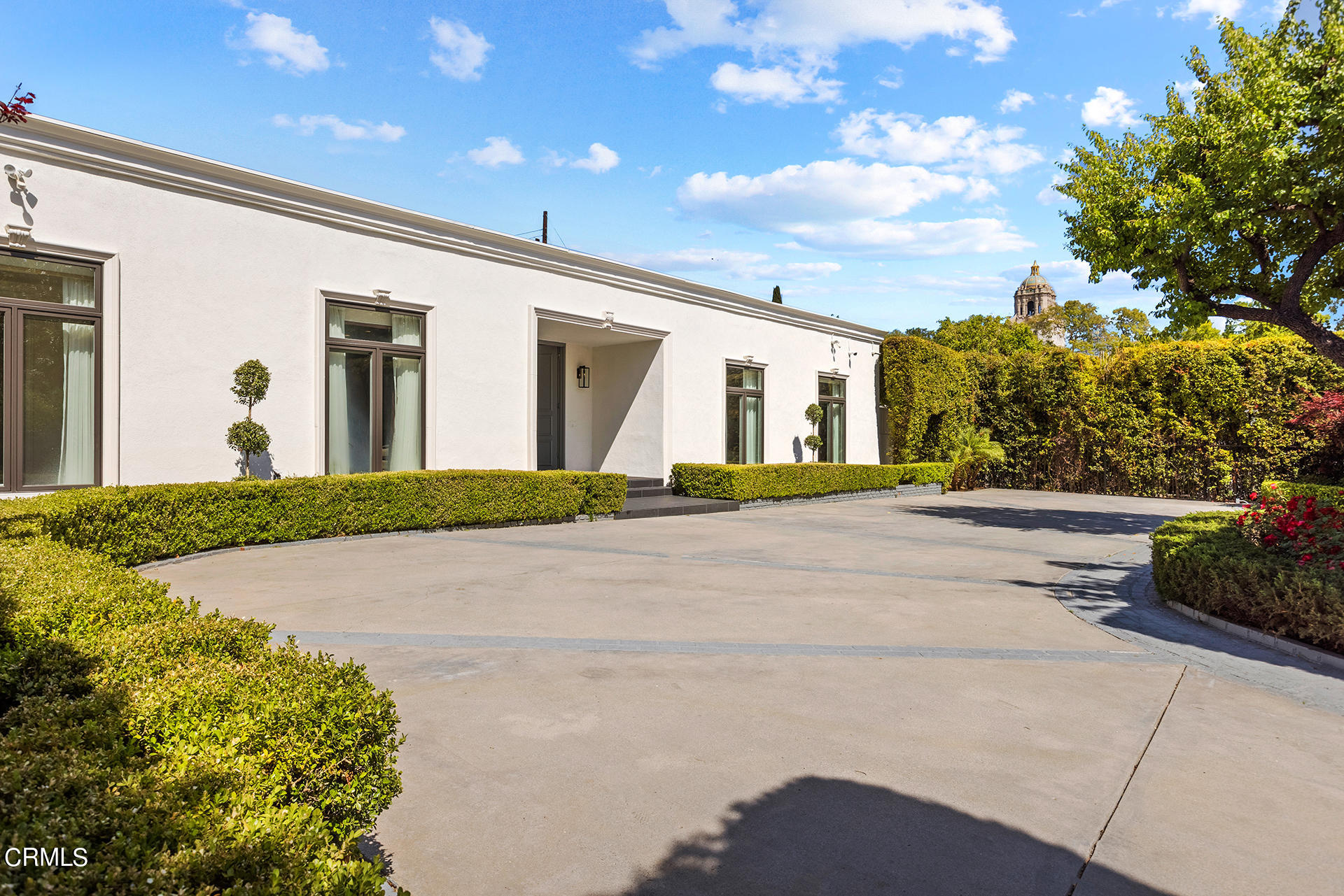 506 North Crescent Drive Beverly Hills, CA 90210 - Photo 1 of 36 a view of a house with a street