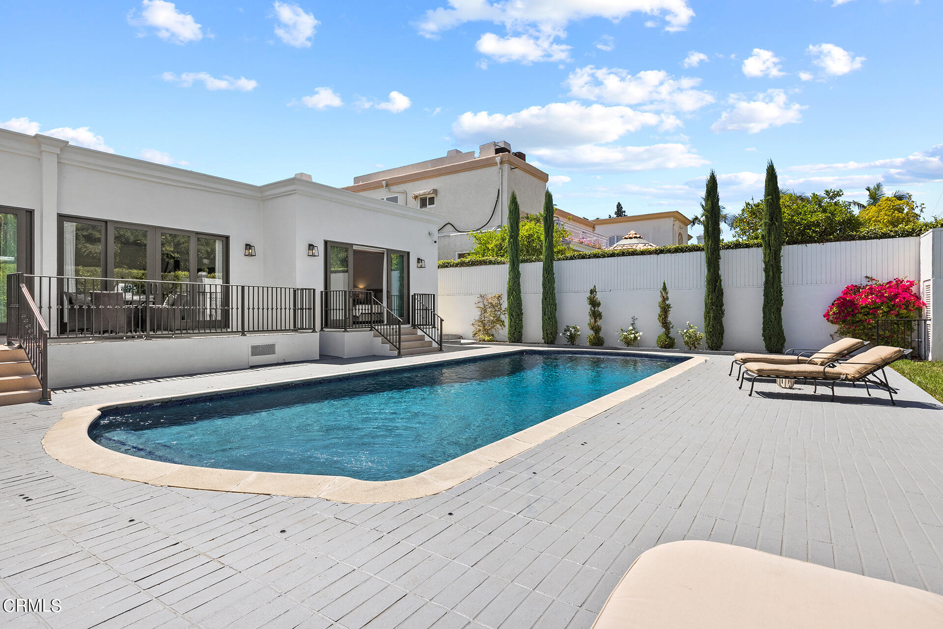 506 North Crescent Drive Beverly Hills, CA 90210 - Photo 36 of 36 a view of a living room and kitchen
