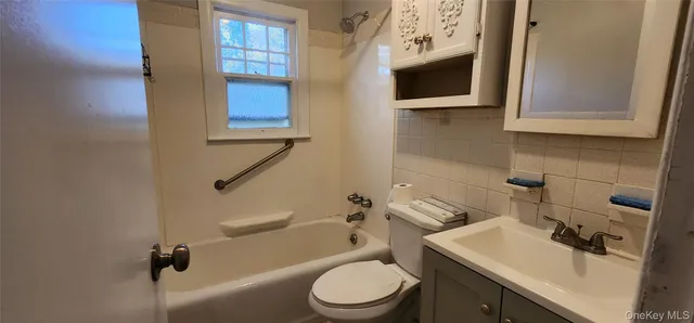 $3,500 | 177 Magnolia Drive, Mastic Beach, NY 11951