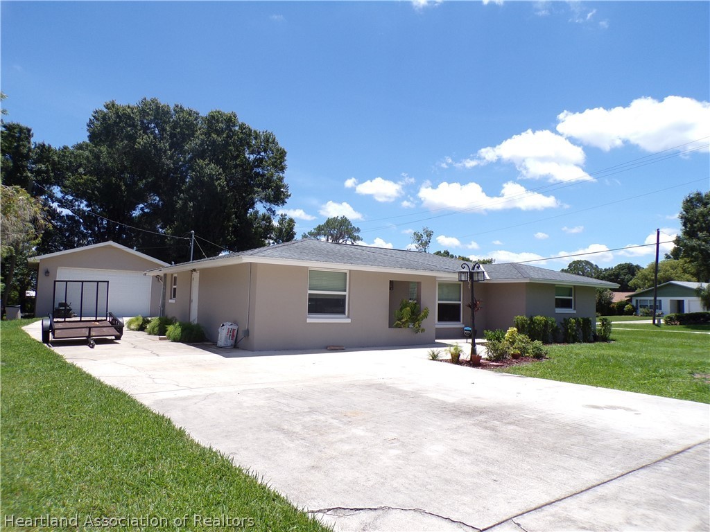 232 Lakeside Road Sebring, FL 33870 - Photo 1 of 33 Gallery Image 1