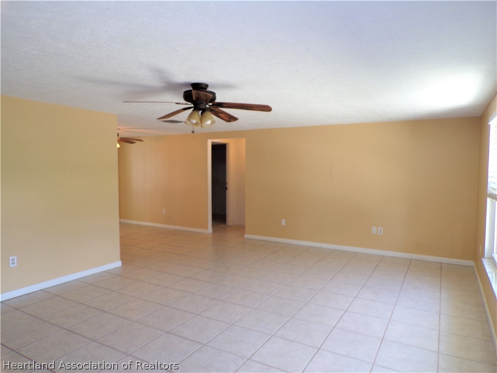 232 Lakeside Road Sebring, FL 33870 - Photo 2 of 33 Gallery Image 2