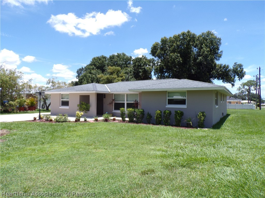 232 Lakeside Road Sebring, FL 33870 - Photo 27 of 33 Gallery Image 27