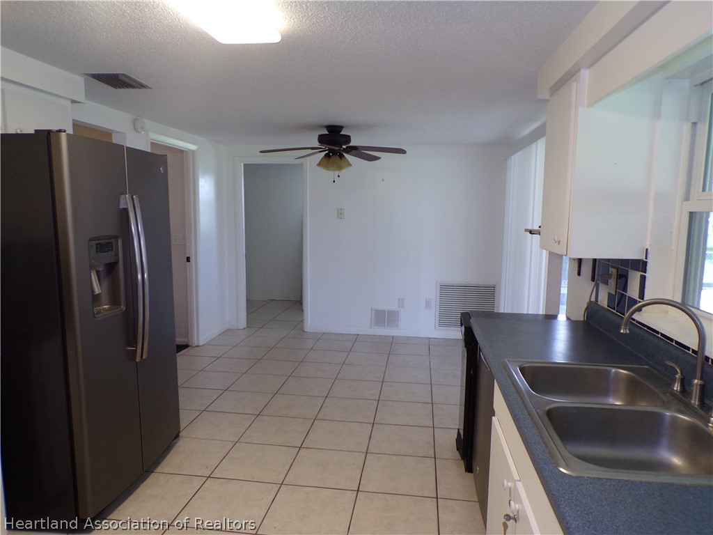 232 Lakeside Road Sebring, FL 33870 - Photo 6 of 33 Gallery Image 6