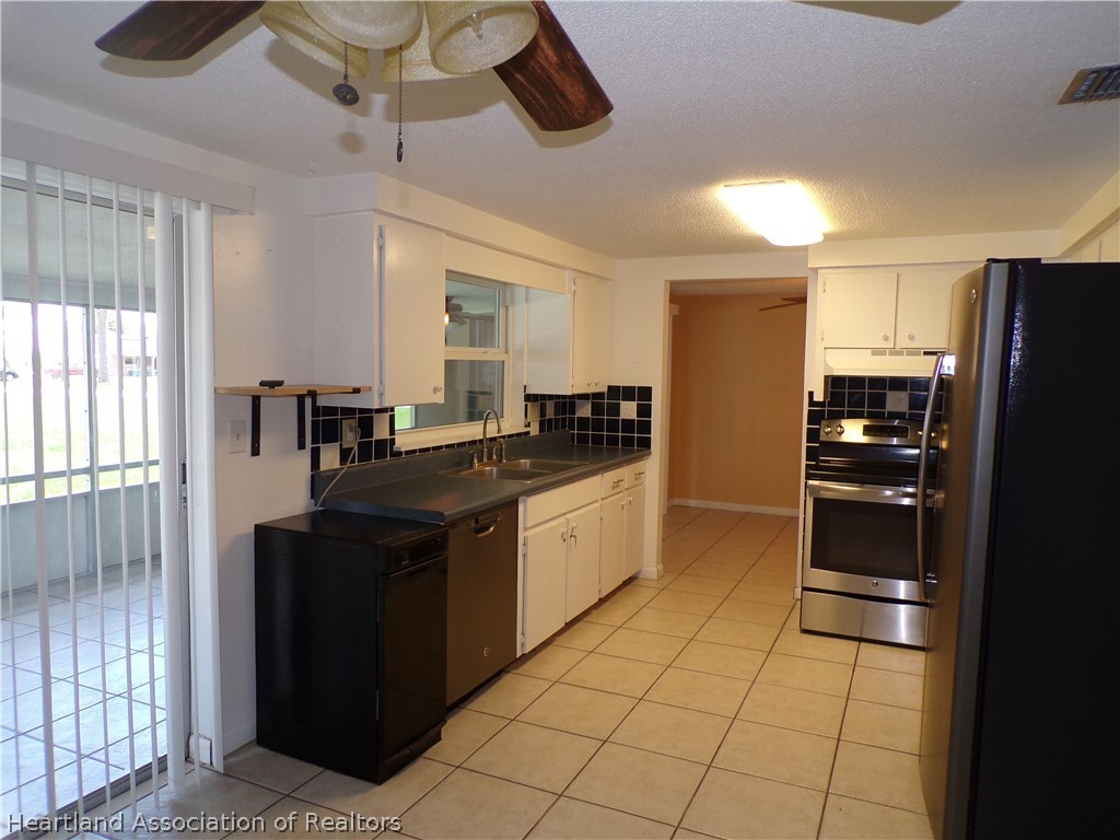 232 Lakeside Road Sebring, FL 33870 - Photo 7 of 33 Gallery Image 7