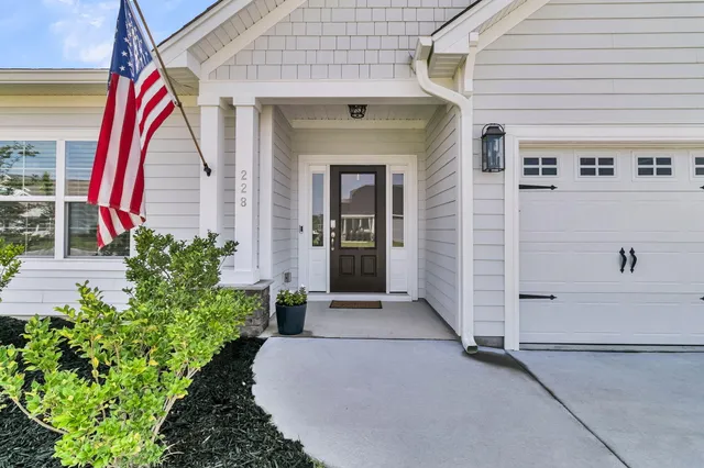 $463,500 | 228 Fiddleback Drive, Summerville, SC 29486