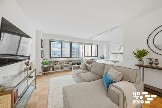 $739,000 | 16 West 16th Street, Unit 11NS | Flatiron