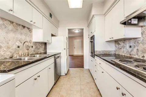 $160,000 | 11116 Valleydale Drive, Unit B, Dallas, TX 75230
