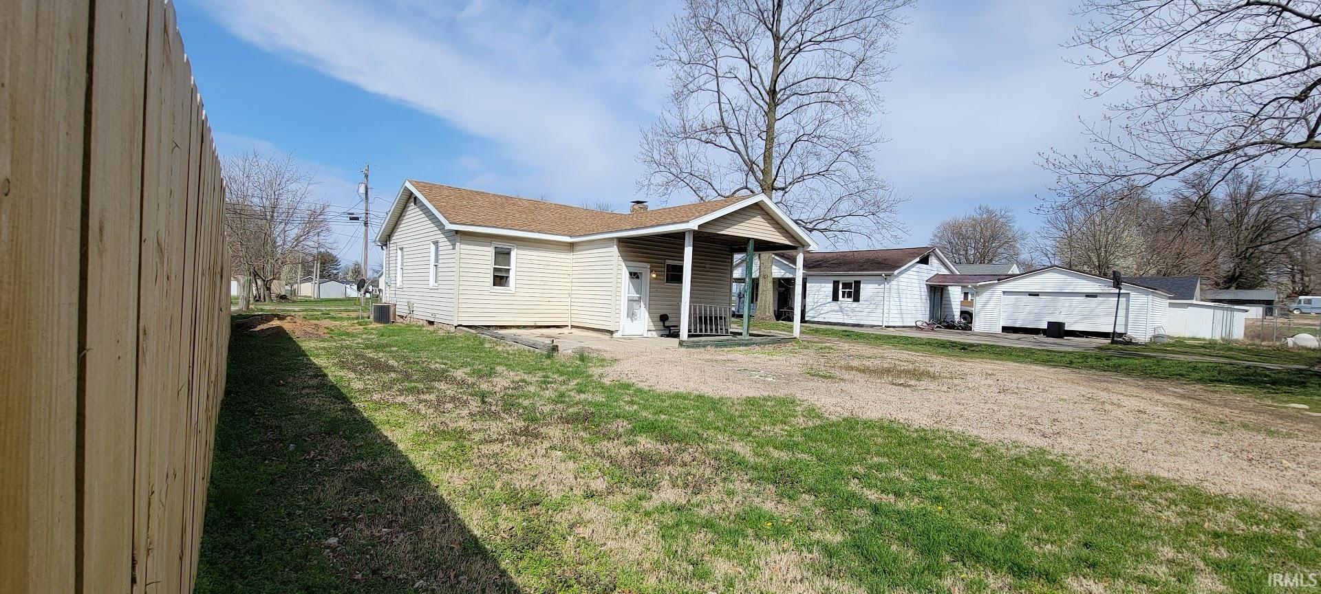 804 Front Street Washington, IN 47501 - Photo 4 of 15 Gallery Image 4