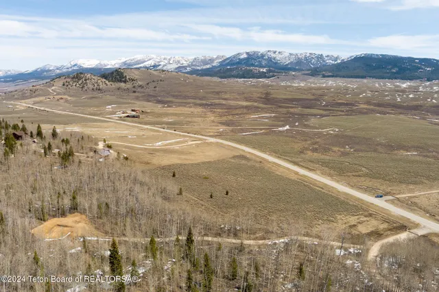 $565,000 | 5 Black Butte Trail, Cora, WY 82925