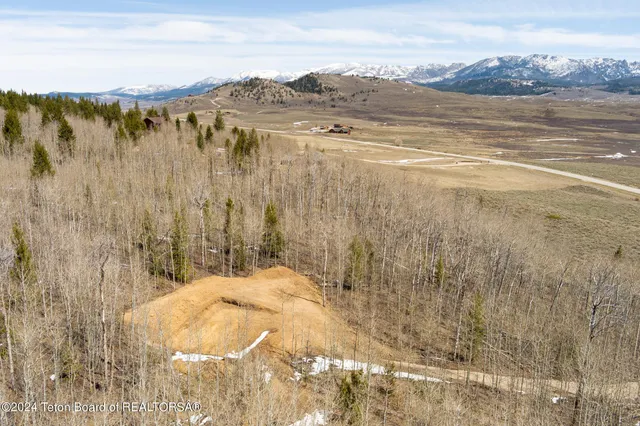 $565,000 | 5 Black Butte Trail, Cora, WY 82925