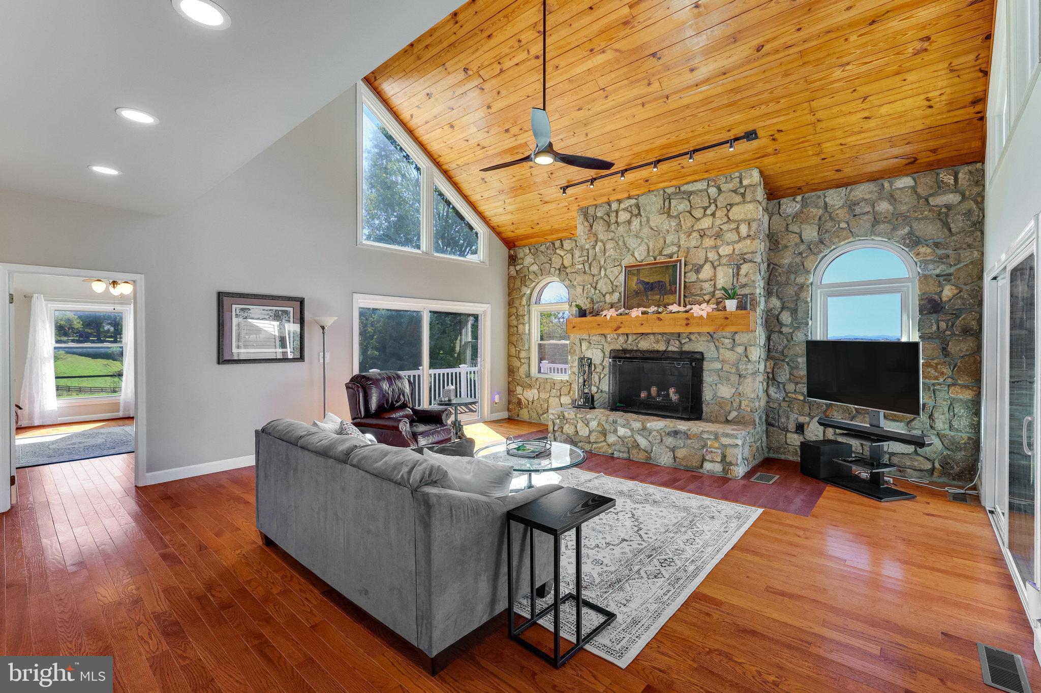 18914 Shelburne Glebe Road Leesburg, VA 20175 - Photo 14 of 69