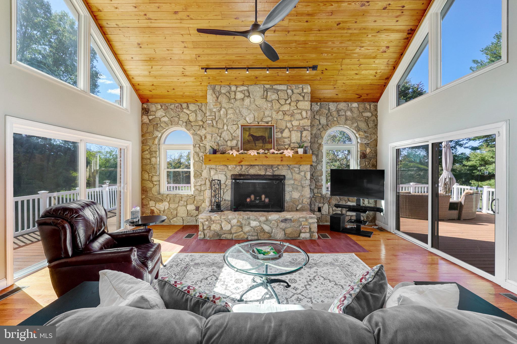 18914 Shelburne Glebe Road Leesburg, VA 20175 - Photo 15 of 69