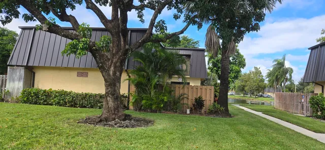 $275,000 | 2312 Waterside Drive, Unit 38B, Lake Worth, FL 33461