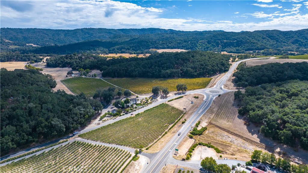 2720 Oak View Road Templeton, CA 93465 - Photo 5 of 75 Ideally Positioned Just Off the Roundabout