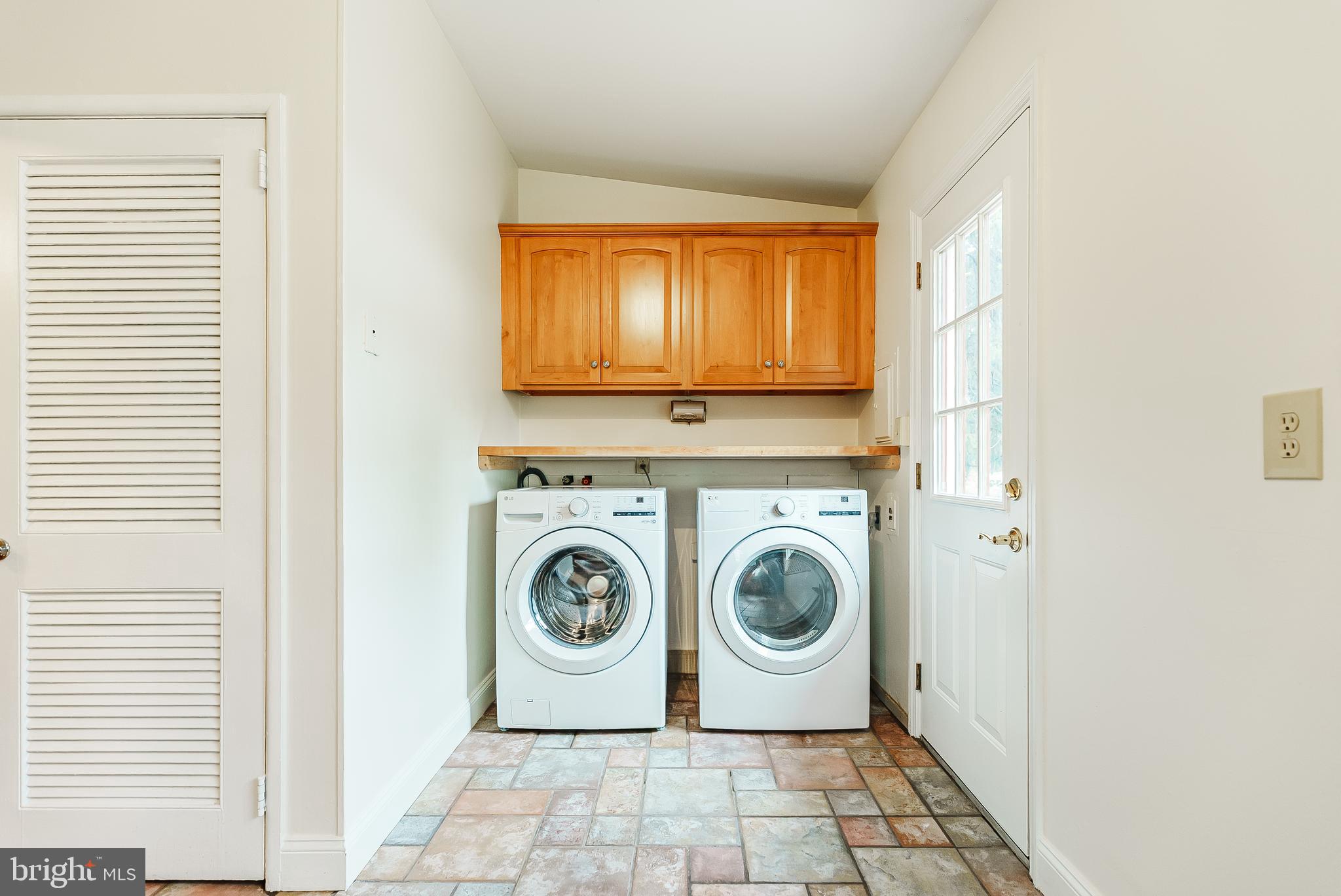 548 Paddock Road Ambler, PA 19002 - Photo 7 of 15 a utility room with dryer and washer