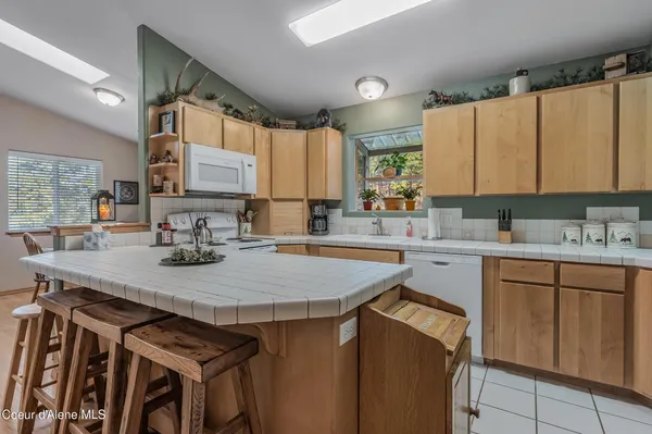 $518,000 | 251 East Park Avenue, Harrison, ID 83833