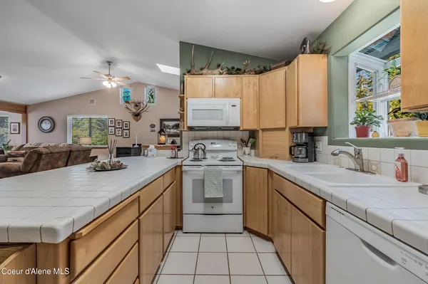 $518,000 | 251 East Park Avenue, Harrison, ID 83833