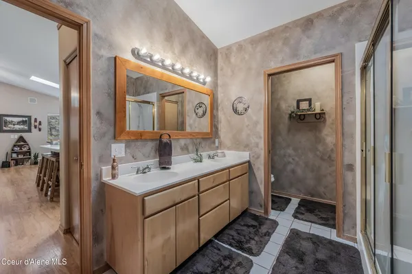 $518,000 | 251 East Park Avenue, Harrison, ID 83833