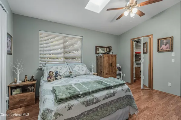 $518,000 | 251 East Park Avenue, Harrison, ID 83833