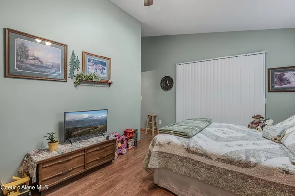 $518,000 | 251 East Park Avenue, Harrison, ID 83833